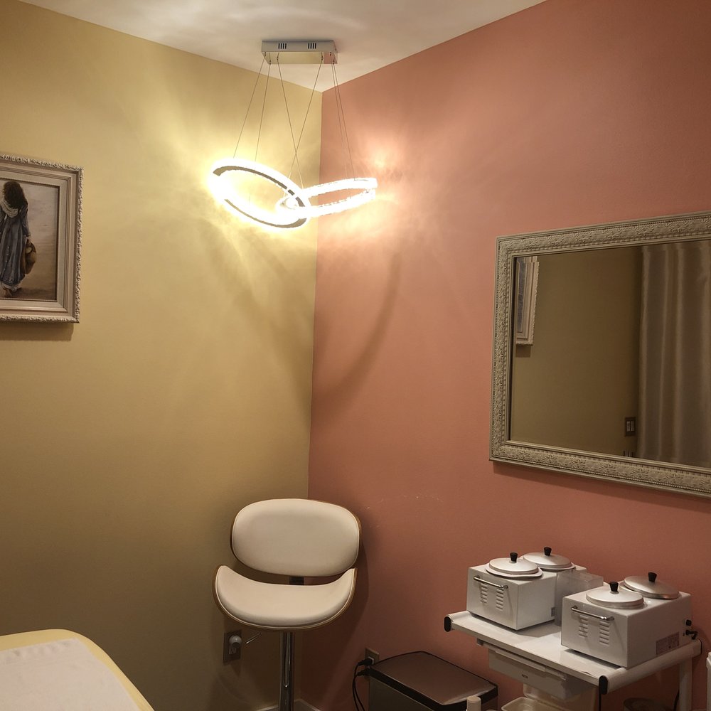 Marine?s Waxing & Skin Care