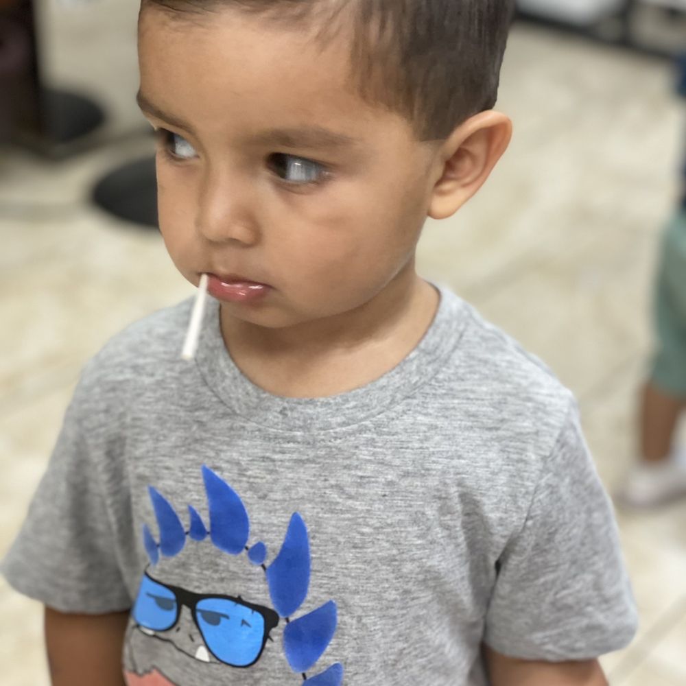 Peek-A-Boo Kid?s Hair Salon