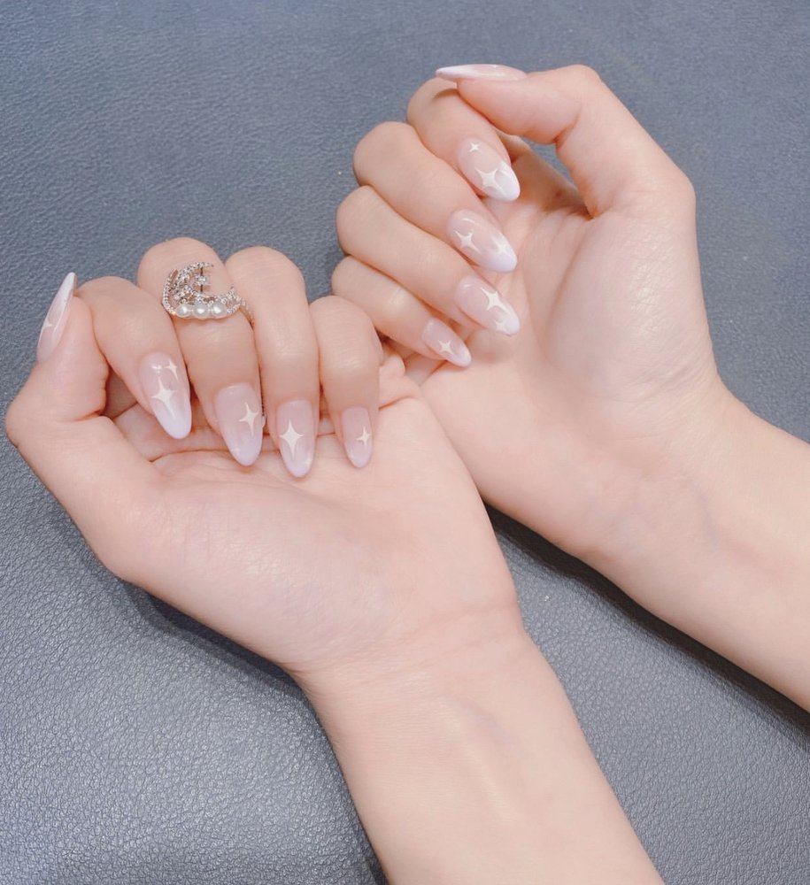 Queen Nail