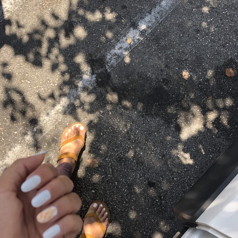 Jolie Nails